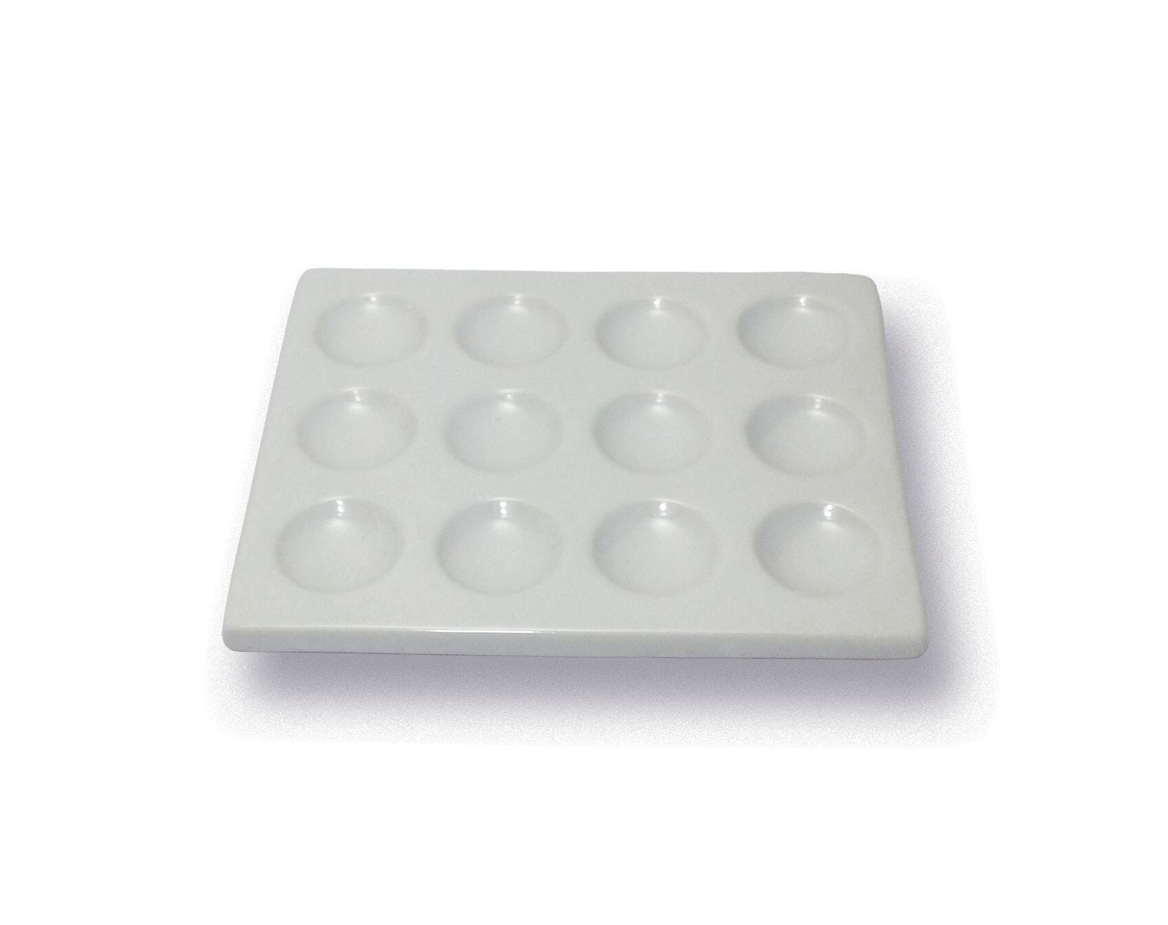 United Scientific Spotting/Color Plate, 3 Wells, Porcelain